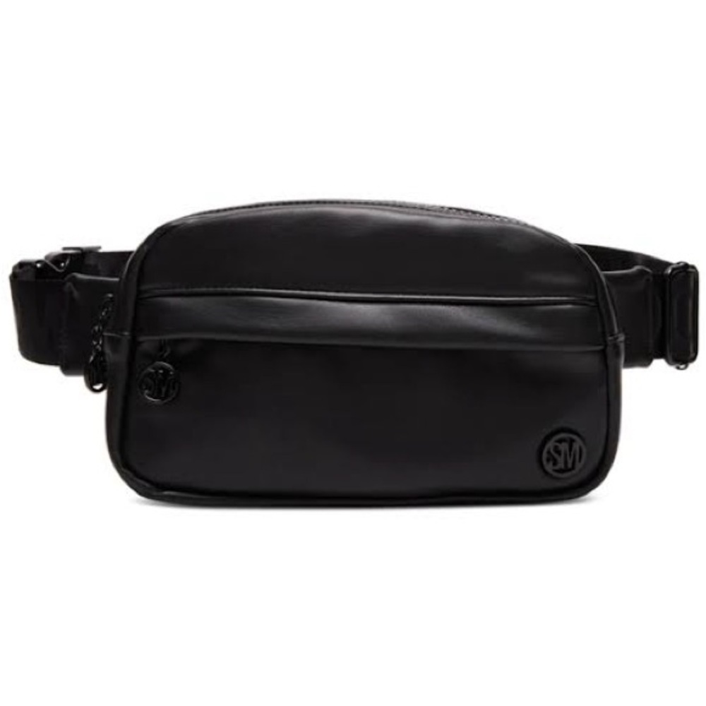 Steve Madden ACTIVATE Bag in black.